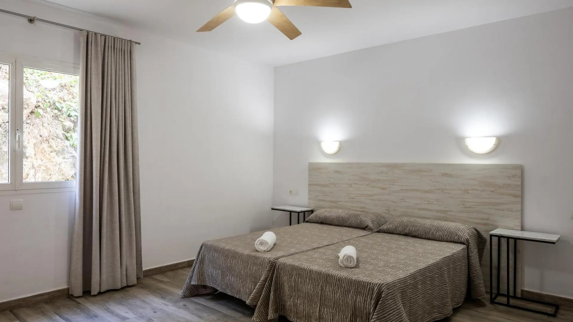 Aparthotel Puerto Cala Vadella Cala Vadella  3*, Cala Vadella (Ibiza)