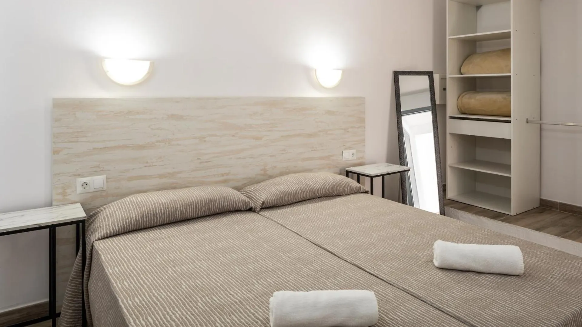 Aparthotel Puerto Cala Vadella Cala Vadella